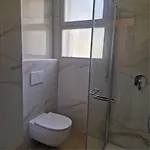 Apartman Semi-detached With Large Private Garden