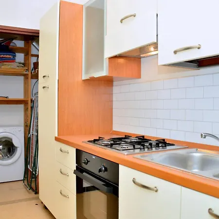 Apartman Semi-detached With Large Private Garden