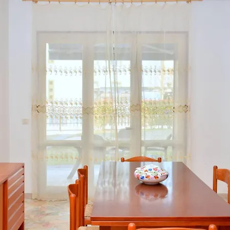 Semi-detached With Large Private Garden
