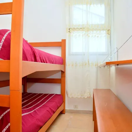 Apartman Semi-detached With Large Private Garden *