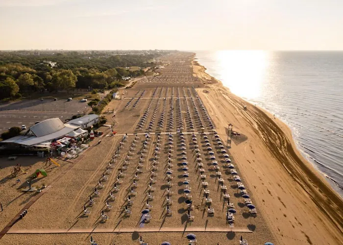 Apartment Semi-detached With Large Private Garden *